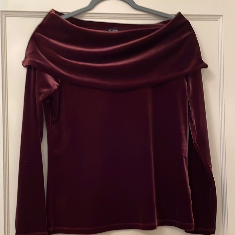 Elegant On or Off-Shoulder Burgundy Velvet Top